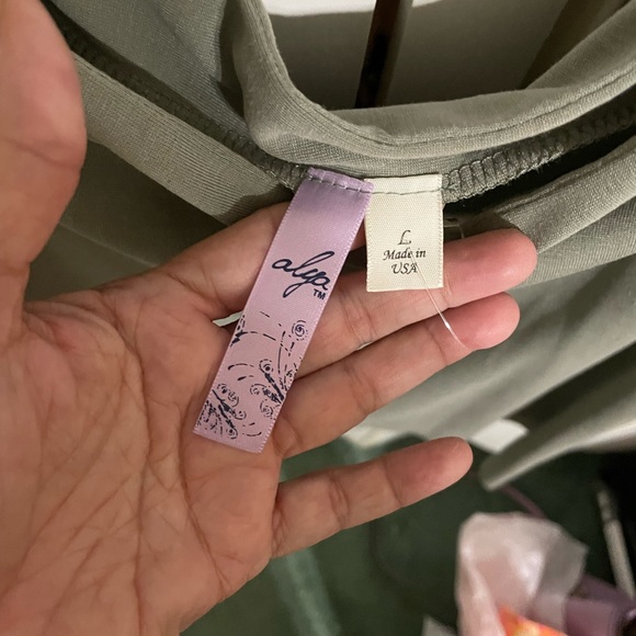 Top - Picture 2 of 2